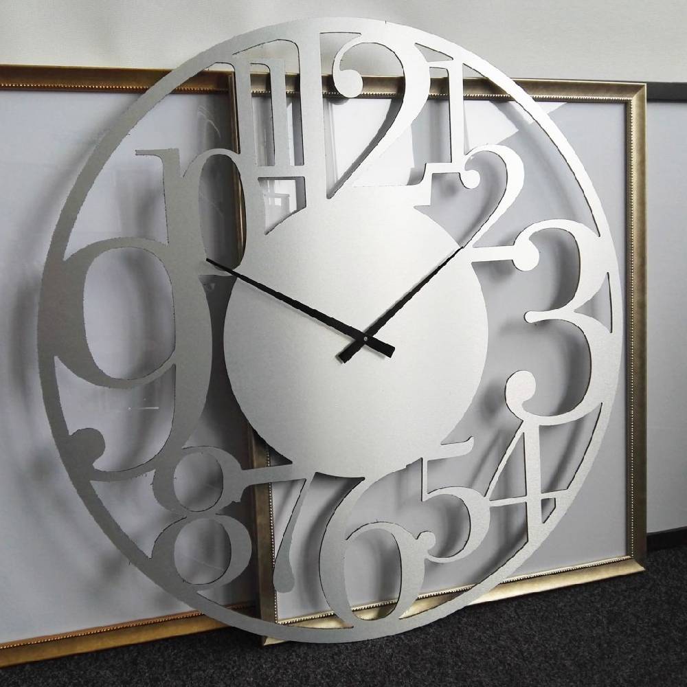 Kaeppel XXL Wanduhr Alu-Dibond-Silbereffekt - Modern - Ø 70 cm Bis zu 50% Rabatt