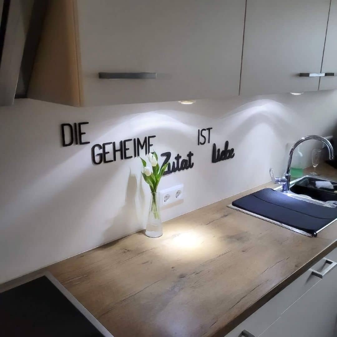 Kaeppel Küchendekoration Spruch - Die geheime Zutat ist Liebe - MDF Nur für heute
