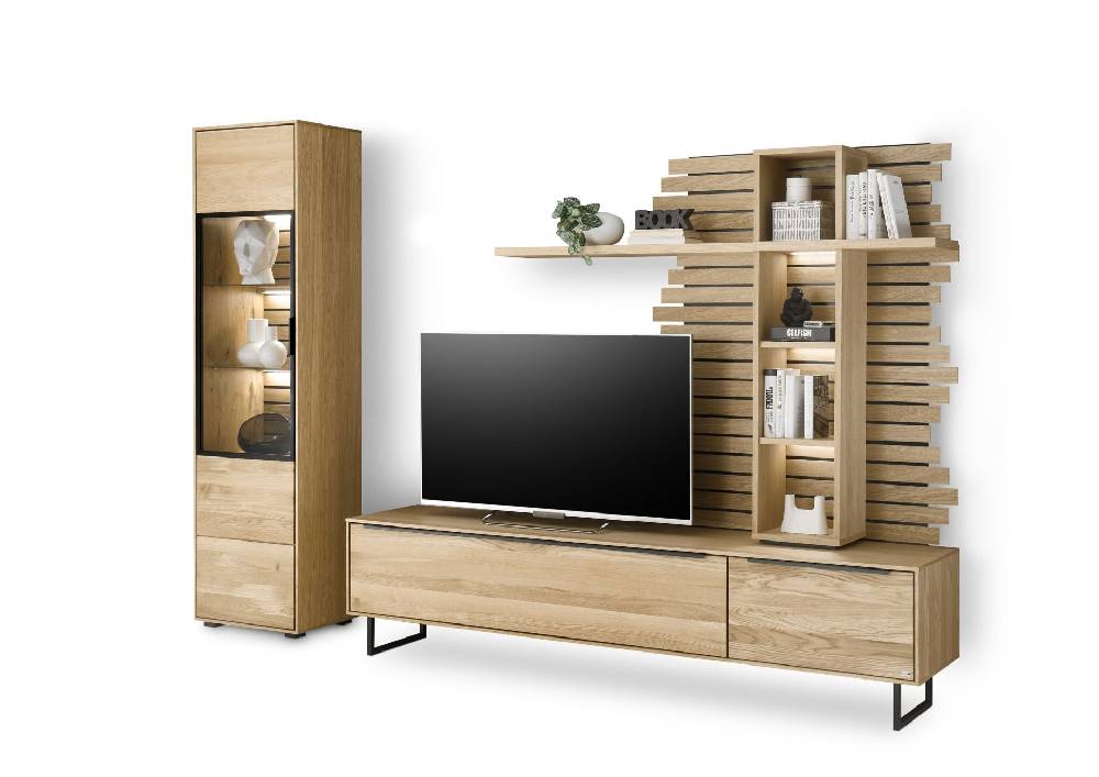 set one by Musterring Wohnwand Jackson Die Sichtbarkeit der Holzstruktur und Äste sind Teil der individuellen Ausstrahlung jedes einzelnen Möbelstückes. Da es sich um ein Naturprodukt handelt, kann sich die Oberfläche verän Exklusivangebot